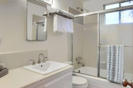 Blue Door Cottage 12 Miles To Yosemite Bbq آوكهيرست المظهر الخارجي الصورة