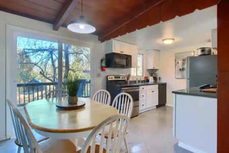 Blue Door Cottage 12 Miles To Yosemite Bbq آوكهيرست المظهر الخارجي الصورة