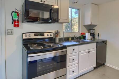 Blue Door Cottage 12 Miles To Yosemite Bbq آوكهيرست المظهر الخارجي الصورة